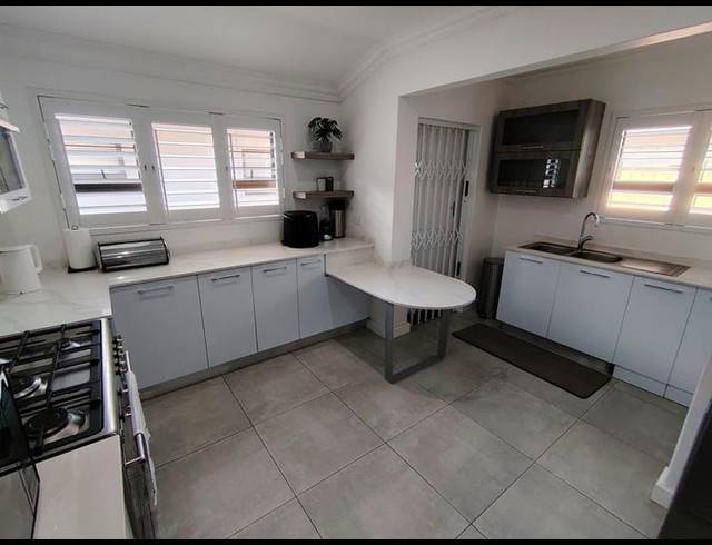 4 BEDROOM HOUSE FOR SALE IN LA LUCIA